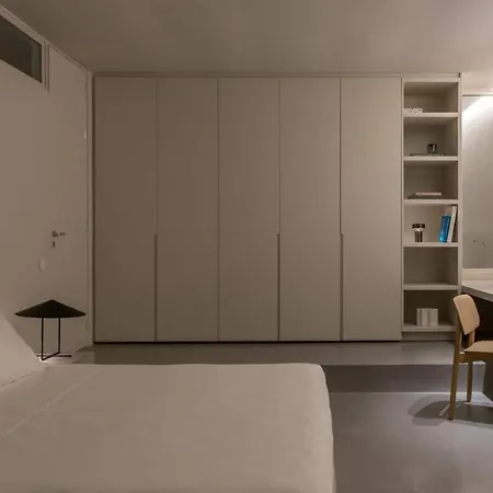 דירה Two Bedroom